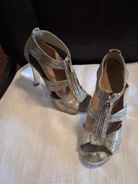 Sparkling Silver Peep-Toe High Heels with Front Zip